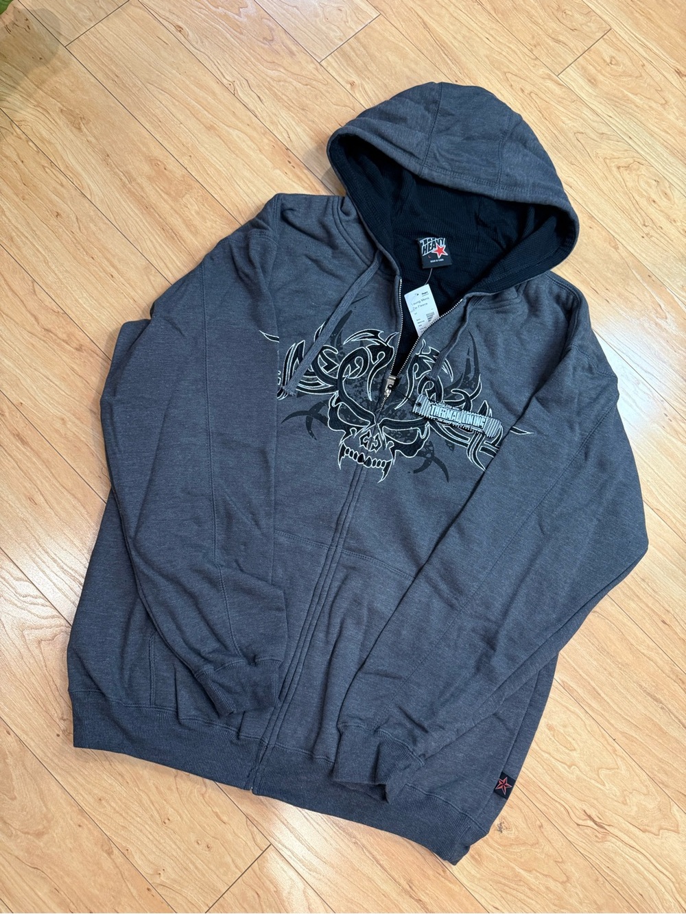 Top Heavy Skull Tribal Graphic Full Zip Hoodie Gray Y2K Tattoo Men L NWT Vint